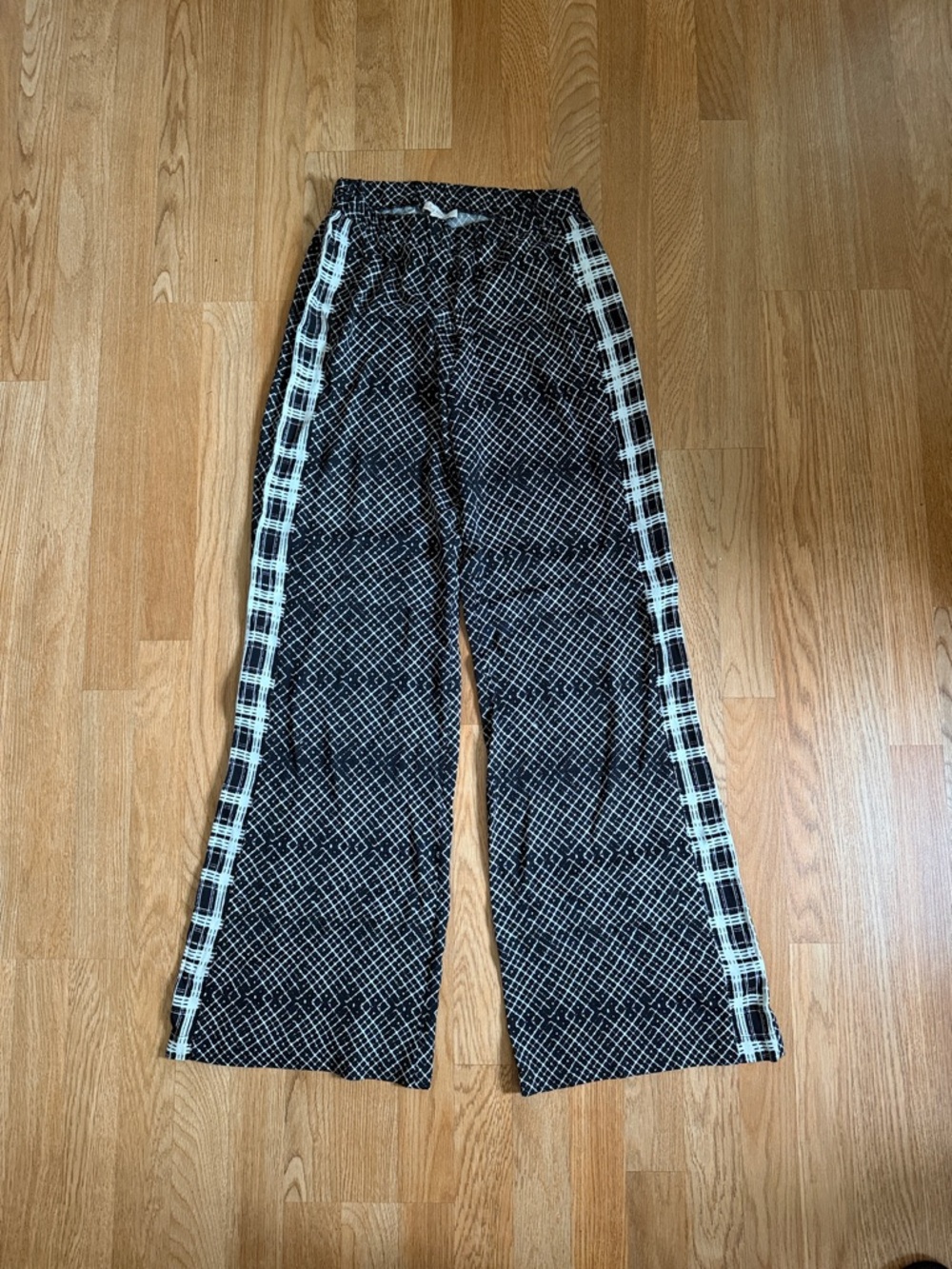 Ella Moss Black Wide-Leg Patterned Pants with White Side Stripes